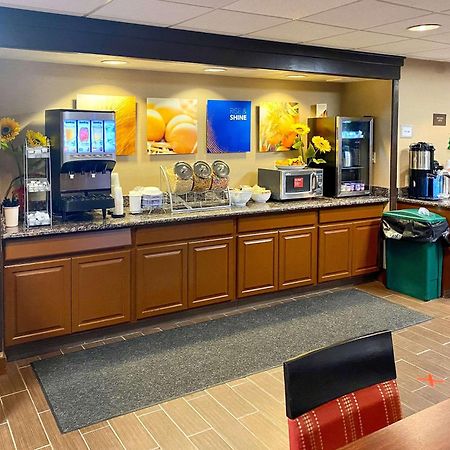 Comfort Suites Near Casinos Норидж Экстерьер фото