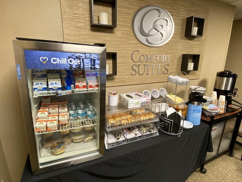 Comfort Suites Near Casinos Норидж Экстерьер фото