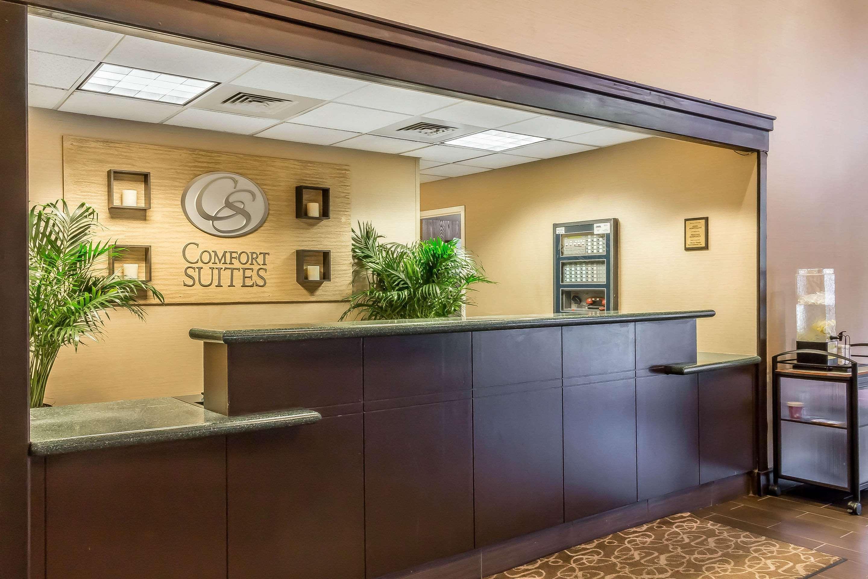 Comfort Suites Near Casinos Норидж Экстерьер фото