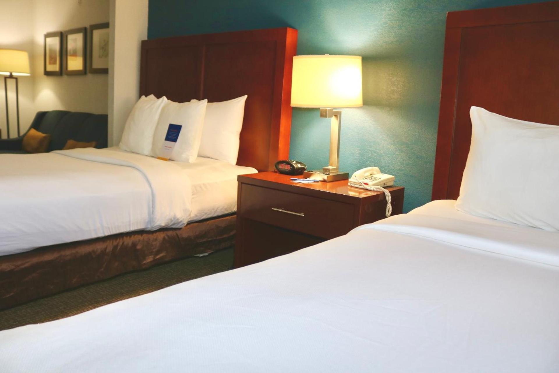Comfort Suites Near Casinos Норидж Экстерьер фото