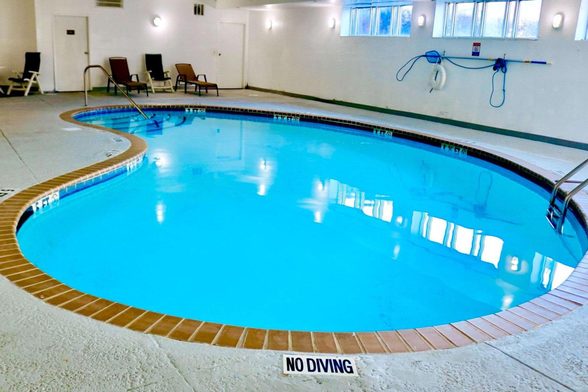 Comfort Suites Near Casinos Норидж Экстерьер фото
